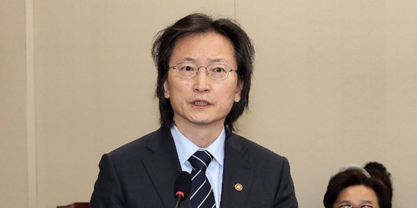 '<a href='https://www.businesspost.co.kr/BP?command=article_view&num=425512' class='human_link' style='text-decoration:underline' target='_blank'>이재명</a> 지적' 공정위 전속고발권 논란 재점화, 46년 만 폐지 수순에 재계 촉각