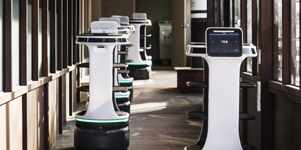 LG전자 <a href='https://www.businesspost.co.kr/BP?command=article_view&num=411866' class='human_link' style='text-decoration:underline' target='_blank'>류재철</a> '피지컬 AI' 속도, 로봇사업 '실생활 데이터'와 'AI 엑사원' 시너지 부각 