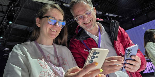 삼성전자 갤력시S26 'AI 비서' 고가폰 공략과 보급형 판매 확대, <a href='https://www.businesspost.co.kr/BP?command=article_view&num=420819' class='human_link' style='text-decoration:underline' target='_blank'>노태문</a> 가격인상 여파 '투트랙'으로 메꾼다