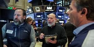 뉴욕증시 3대지수 모두 내려, 국제유가는 트럼프-이란 대화 가능성에 하락