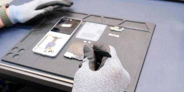 삼성전자 폴더블폰 디스플레이 정밀 수리 서비스 확대, 160곳서 이용 가능