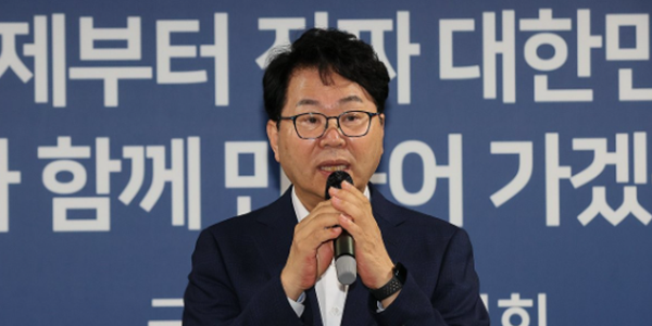 대통령 정책특보 이한주 