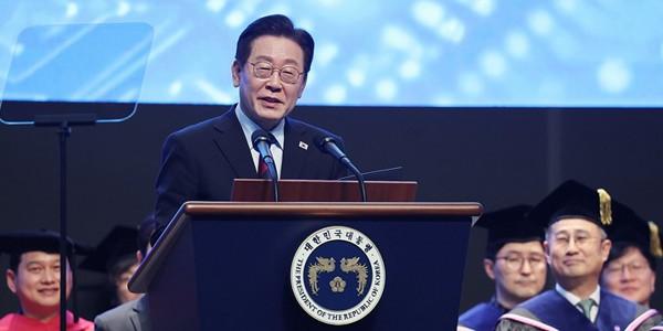 이재명 '윤 입틀막' 카이스트 찾아 