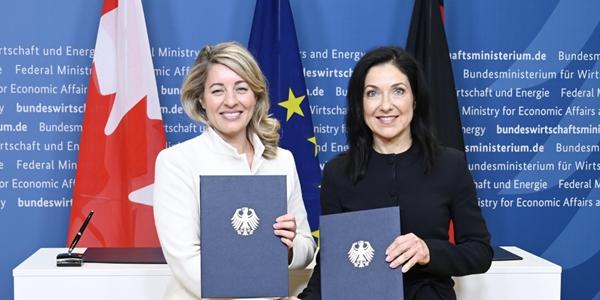 캐나다 잠수함사업 선정 놓고 한국 독일에 압박, 