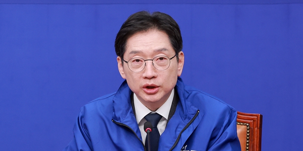 김경수 단수공천 vs. 전재수 경선 원칙, 민주당 '보수 텃밭' 된 PK 탈환할까