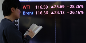 유가 100달러 넘겨 은행도 촉각, 4대 금융지주 시장 불안 확산 차단 담금질