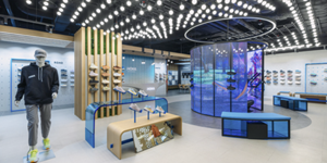 무신사 '호카' 판권 인수 참전, <a href='https://www.businesspost.co.kr/BP?command=article_view&num=412211' class='human_link' style='text-decoration:underline' target='_blank'>조만호</a> 브랜드 유통 확장 카드로 '10조 가치' 증명하나