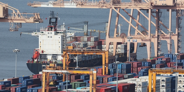 중동 전쟁에 반도체와 배터리 공급망 모두 시험대, 한국 핵심 수출산업 위험 커져