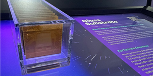 SKC 승부수 '유리기판' 양산 시점 불투명, <a href='https://www.businesspost.co.kr/BP?command=article_view&num=421220' class='human_link' style='text-decoration:underline' target='_blank'>김종우</a> 올해도 '적자 탈출' 어려워질듯