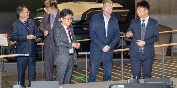 캐나다 잠수함 수주 로비에 LIG넥스원 가세, 자동차 대신 방산협력 중심 총력전 