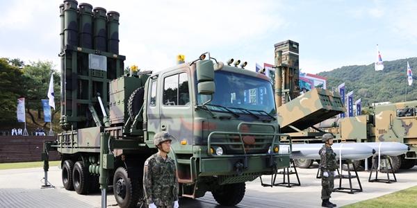 한화에어로스페이스 LIG넥스원 무기 판매 성과에 외신 주목, 