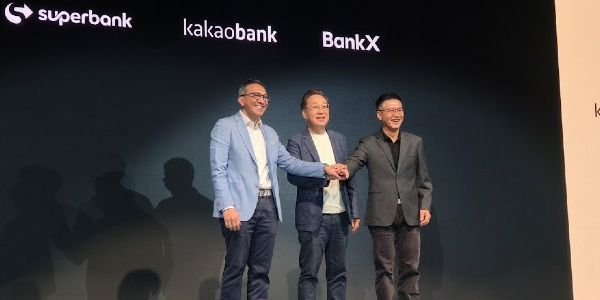 [오늘 Who] 카카오뱅크 인니 태국 협력사 CEO 한자리에, <a href='https://www.businesspost.co.kr/BP?command=article_view&num=403373' class='human_link' style='text-decoration:underline' target='_blank'>윤호영</a> "다음 해외 진출국은 몽골"