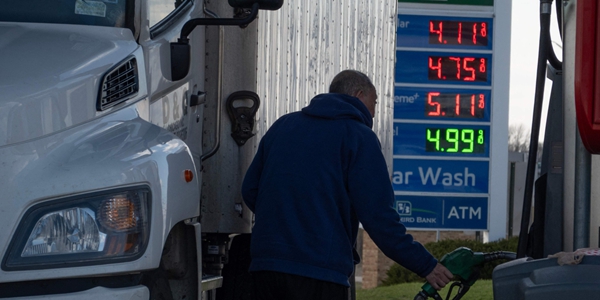 테슬라 전기트럭 양산 전 약점 부각, 현대차 수소트럭과 미국 친환경 운송 경쟁 본격화
