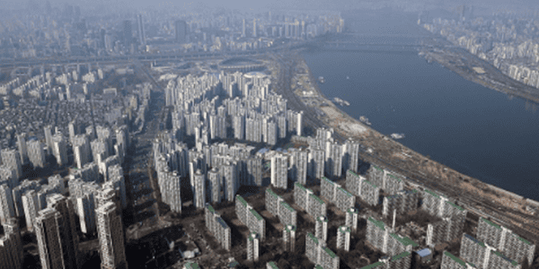 <a href='https://www.businesspost.co.kr/BP?command=article_view&num=425512' class='human_link' style='text-decoration:underline' target='_blank'>이재명</a> '부동산 투기 전쟁' 전세대출도 겨눈다, '비거주 1주택' 갭투자 차단 나서나