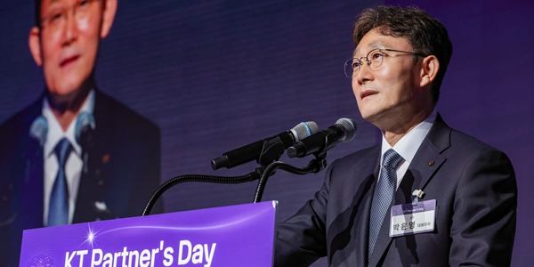 [단독] KT 자회사 넷코어 '협력사 갑질' 논란 확산, <a href='https://www.businesspost.co.kr/BP?command=article_view&num=433780' class='human_link' style='text-decoration:underline' target='_blank'>박윤영</a> 인력 구조조정 후폭풍 대응 주목