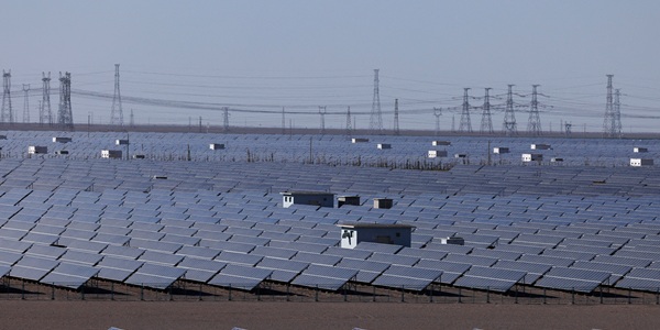 이란 전쟁 '특수'에도 중국 태양광 불안, 공급 과잉에 수출 규제 가능성도 부상