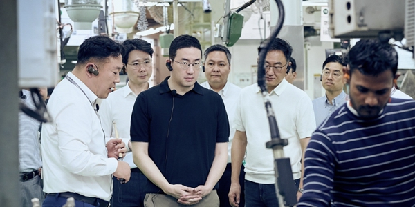 <a href='https://www.businesspost.co.kr/BP?command=article_view&num=425511' class='human_link' style='text-decoration:underline' target='_blank'>이재용</a>·<a href='https://www.businesspost.co.kr/BP?command=article_view&num=426164' class='human_link' style='text-decoration:underline' target='_blank'>구광모</a> 인도·베트남서 경제외교, 삼성·LG '글로벌사우스' 반도체·가전 투자 확대