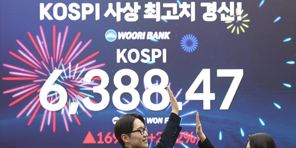 ETF 수급 힘 실리는 삼성전자·SK하이닉스, '반도체 투톱' 코스피 7천 이끈다