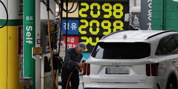 정부 기름값 잡았지만 취약층 '숨은 균열', 최고가격제 '엑시트 압박' 커진다