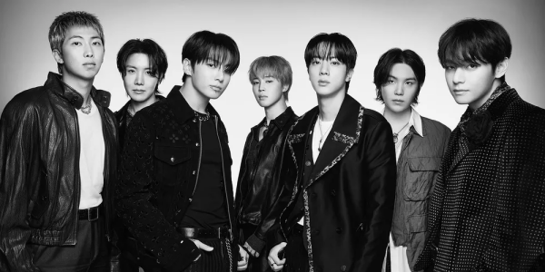 하이브 <a href='https://www.businesspost.co.kr/BP?command=article_view&num=355173' class='human_link' style='text-decoration:underline' target='_blank'>방시혁</a> 직접 만지는 미국사업 먹구름 가득, 출국금지 장기화에 빈자리 부각