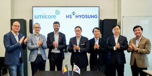 HS효성첨단소재 실리콘 음극재 신사업에 베팅, <a href='https://www.businesspost.co.kr/BP?command=article_view&num=398374' class='human_link' style='text-decoration:underline' target='_blank'>조현상</a> 스틸코드 매각 취소로 투자금 조달 고심