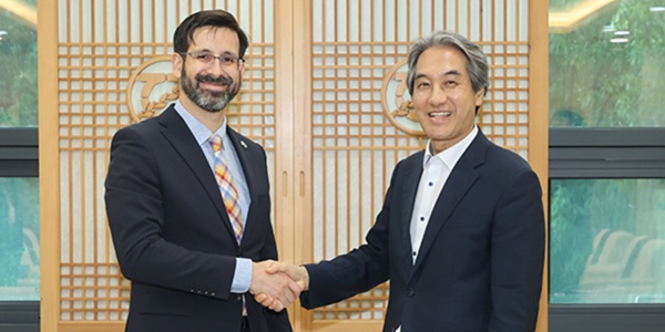 [Who Is ?] 이근배 전남대학교 총장 