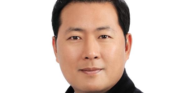 LG디스플레이 전종석 상무, OLED 공급 확대로 '상공의 날' 대통령 표창 수상