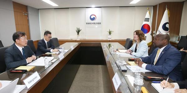 방미통위 김종철, 구글에 '앱마켓 수수료 인하' 국내 조기 시행 요청