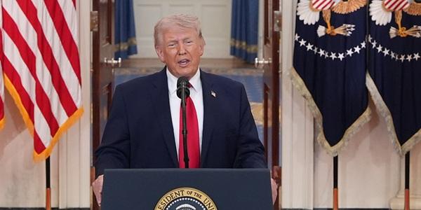 트럼프 이란 전쟁에 미국 군사력 과시, 종전 계획과 경제 영향은 언급 안 해