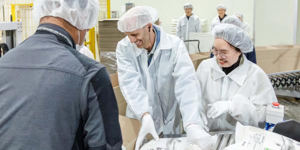 쿠팡 로저스 소상공인 만나 애로사항 청취, '새벽배송 체험' 이은 현장 행보