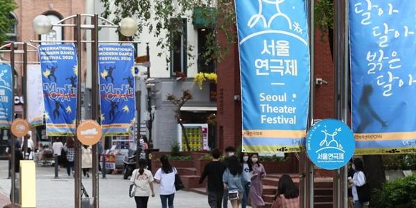 [데스크리포트 4월] 넷플릭스가 쏘아올린 '고액 출연료', 그 나비효과가 씁쓸한 이유