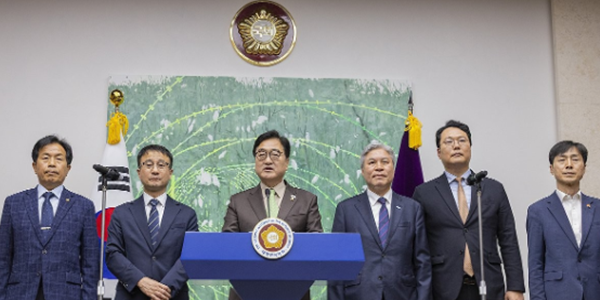 민주화 이후 40년 가까이 멈춘 '개헌', 열쇠 쥔 국민의힘 '일단 반대' 벗어날까