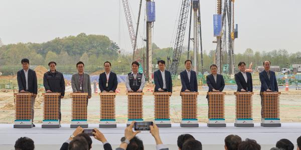 SK하이닉스 청주에 'AI 패키징' 공장 착공, 지역 경제 활성화 기대