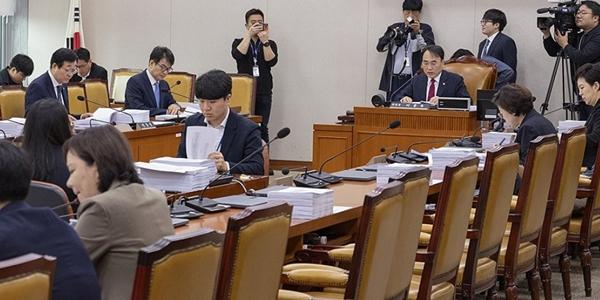 '공감 속 지연' 행정수도특별법 또 제동, 위헌 논란에 국토소위서 발목