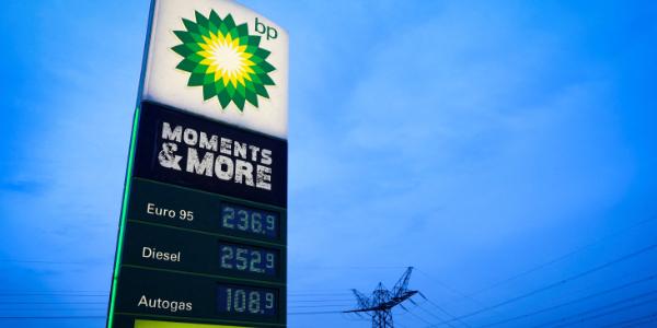 BP 투자자들 기후대응 후퇴에 제동, 기후정보공개 폐지안 주주총회서 부결