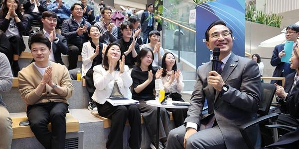 '악역' 자처한 박홍근 재정은 조이고 성장은 푼다, '선별적 투입' 제구력 시험대