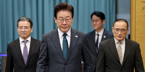 [데스크리포트 5월] 청와대 정책실장 김용범이 던진 질문, 금융은 덜 잔인해질 수 있을까