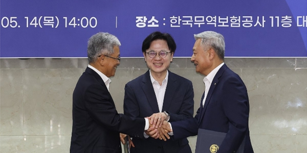 한국전력 이란전쟁 장기화에 원가 상승 불가피, <a href='https://www.businesspost.co.kr/BP?command=article_view&num=391116' class='human_link' style='text-decoration:underline' target='_blank'>김동철</a> 원전 수출 확대 잰걸음