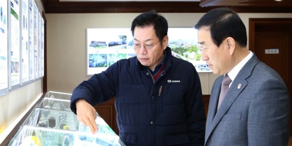 [Who is ?] 홍동환 코스모신소재 대표이사