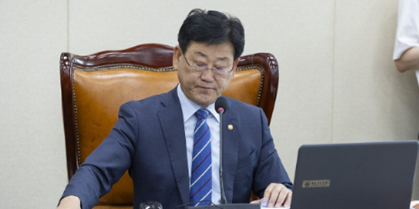 석탄화력특별법안 환노위 통과, 노동자 지원방안 여야 절충에 '무탄소전원' 논란 부상