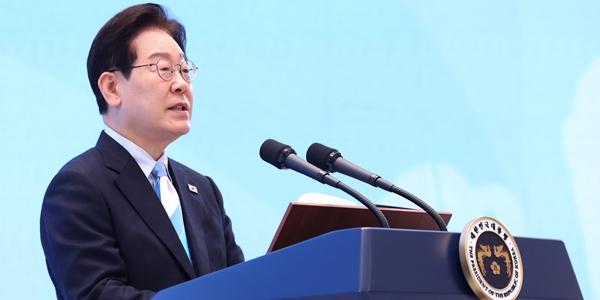청와대서 첫 노동절 기념식 열려, 이재명 