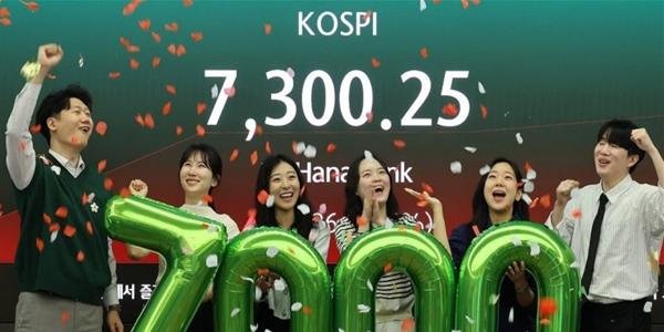 코스피 장중 외국인 순매수에 7310선 강세, 반도체주 급등에 사상 첫 '7천' 돌파