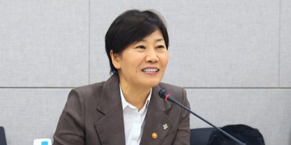 <a href='https://www.businesspost.co.kr/BP?command=article_view&num=425512' class='human_link' style='text-decoration:underline' target='_blank'>이재명</a> '농어촌 기본소득' 영구화·상향에 힘 실어, 재정 부담과 지역 형평성은 숙제 
