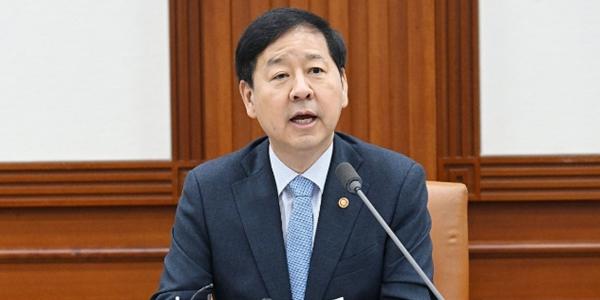 고물가에 금리 인상 초읽기, 정부 하반기 경제성장전략 발표 전 커지는 고민