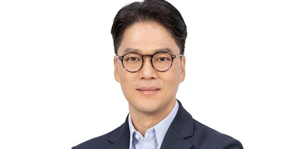 <a href='https://www.businesspost.co.kr/BP?command=article_view&num=437314' class='human_link' style='text-decoration:underline' target='_blank'>김병규</a> 넷마블 대표 '다작전략' 수정 "하반기 신작 3종으로 줄이고, 기존 게임 수명 연장 집중"