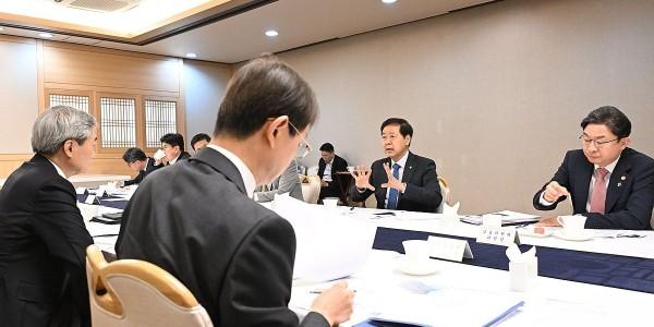 5월 외환보유액 환율 방어에 9억 달러 줄어, 당국은 변동성 확대에 구두개입