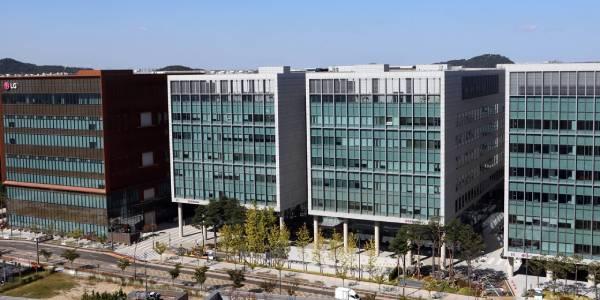 LG이노텍 '베트남 반도체기판 증설' 돌입, 2027년 5월 완공 예정