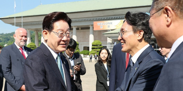 이재명 순방길에 민주당 지도부 빠진 환송, 전대 앞두고 '당청 거리두기' 해석