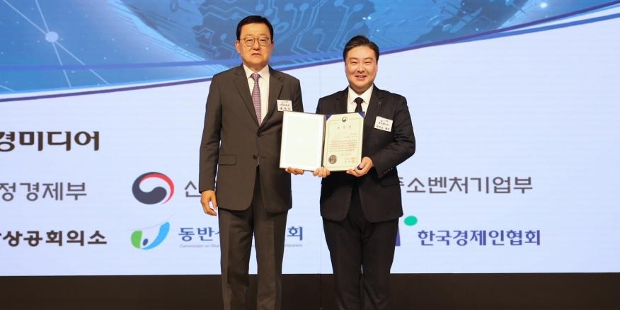 형지엘리트 최준호 '2026 글로벌리더' 선정, 청년 일자리 창출 공로로 장관상 받아
