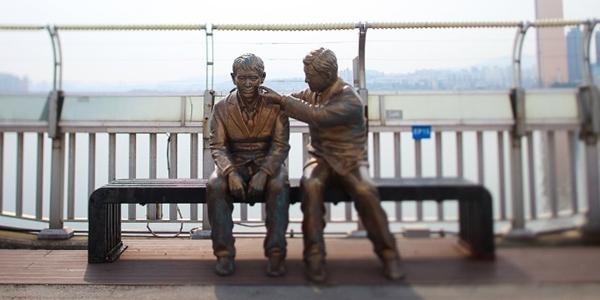 '청소년 자살률 절반 줄이기' 대책 시동, 범정부 대응 진전 있지만 '산 넘어 산'